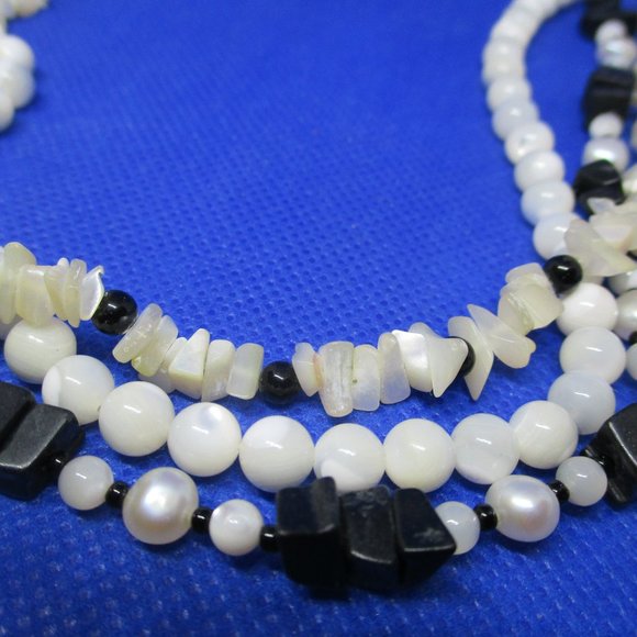 925 STERLING SILVER GENUINE Onyx Pearls M O P Triple 3 Strand Necklace - Picture 7 of 9